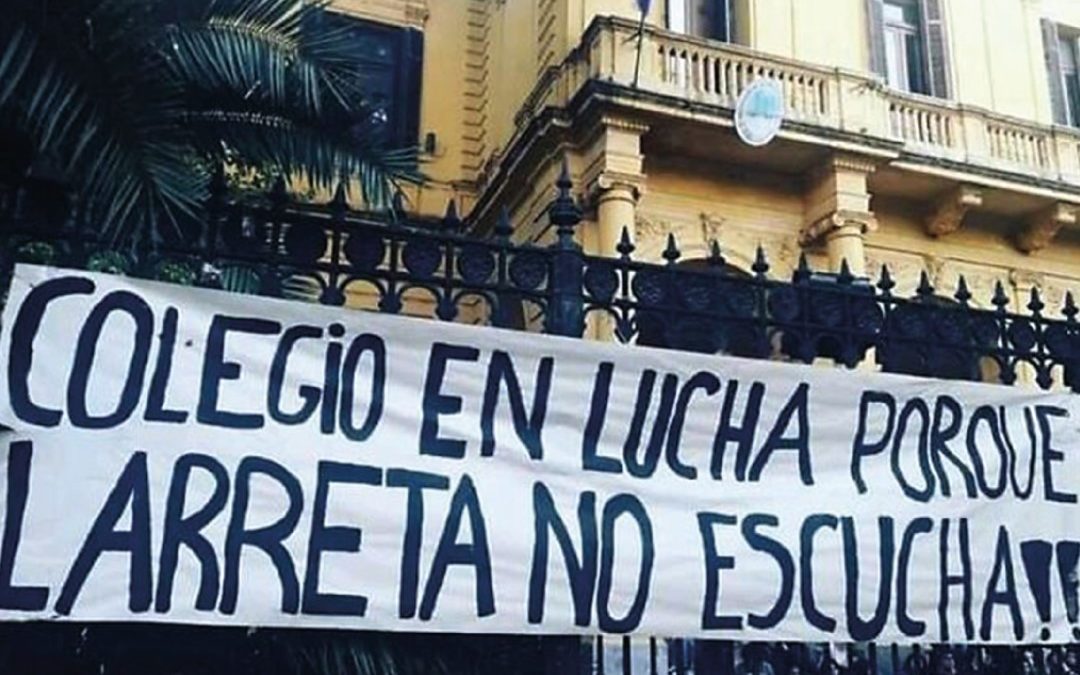 Basta de persecución a les estudiantes